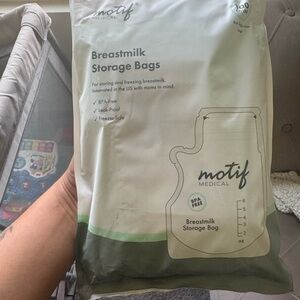 Motif Medical Breastmilk Storage Bags - Green